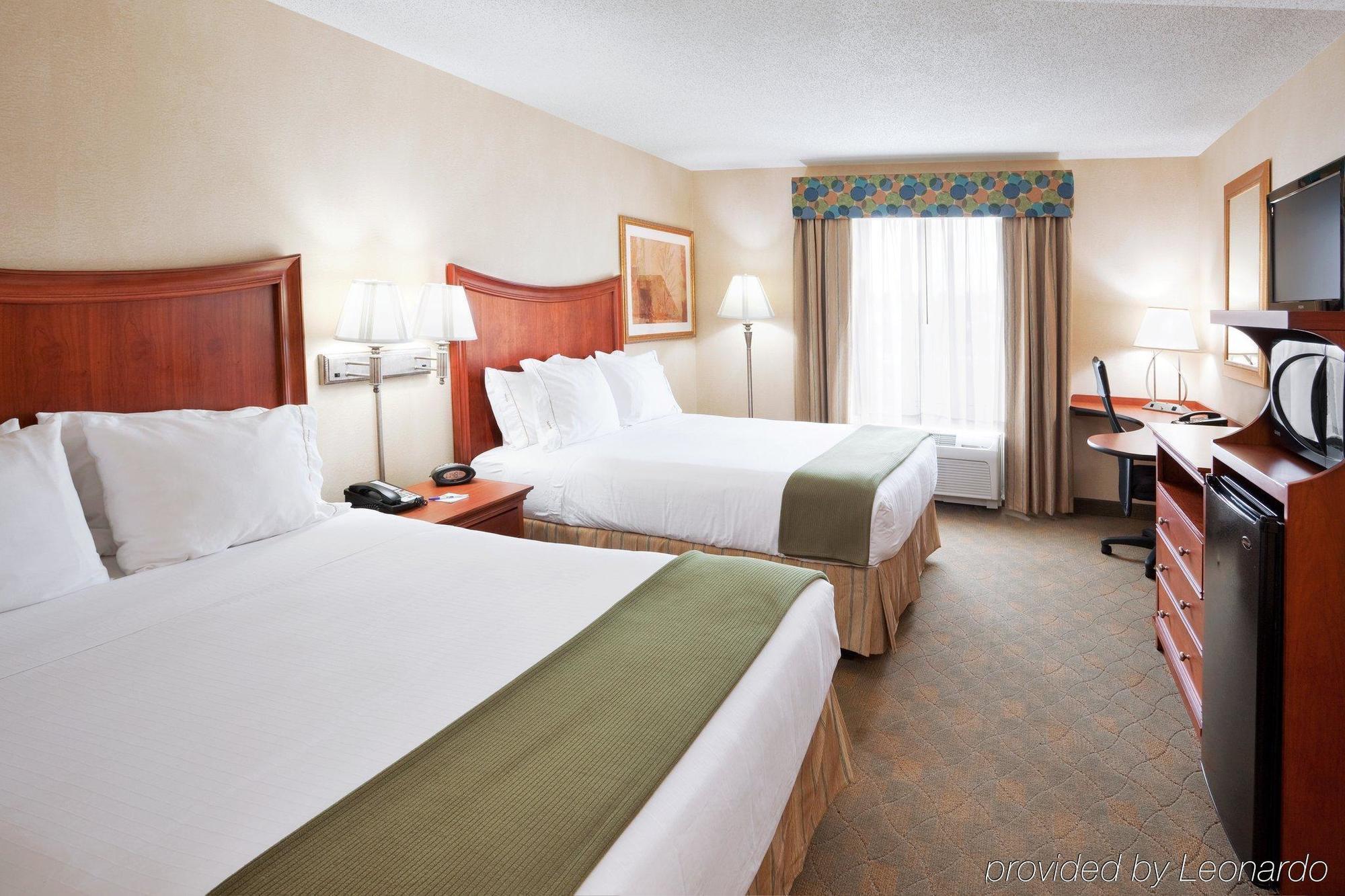 Holiday Inn Express Hotel & Suites Auburn Hills By Ihg Exterior foto