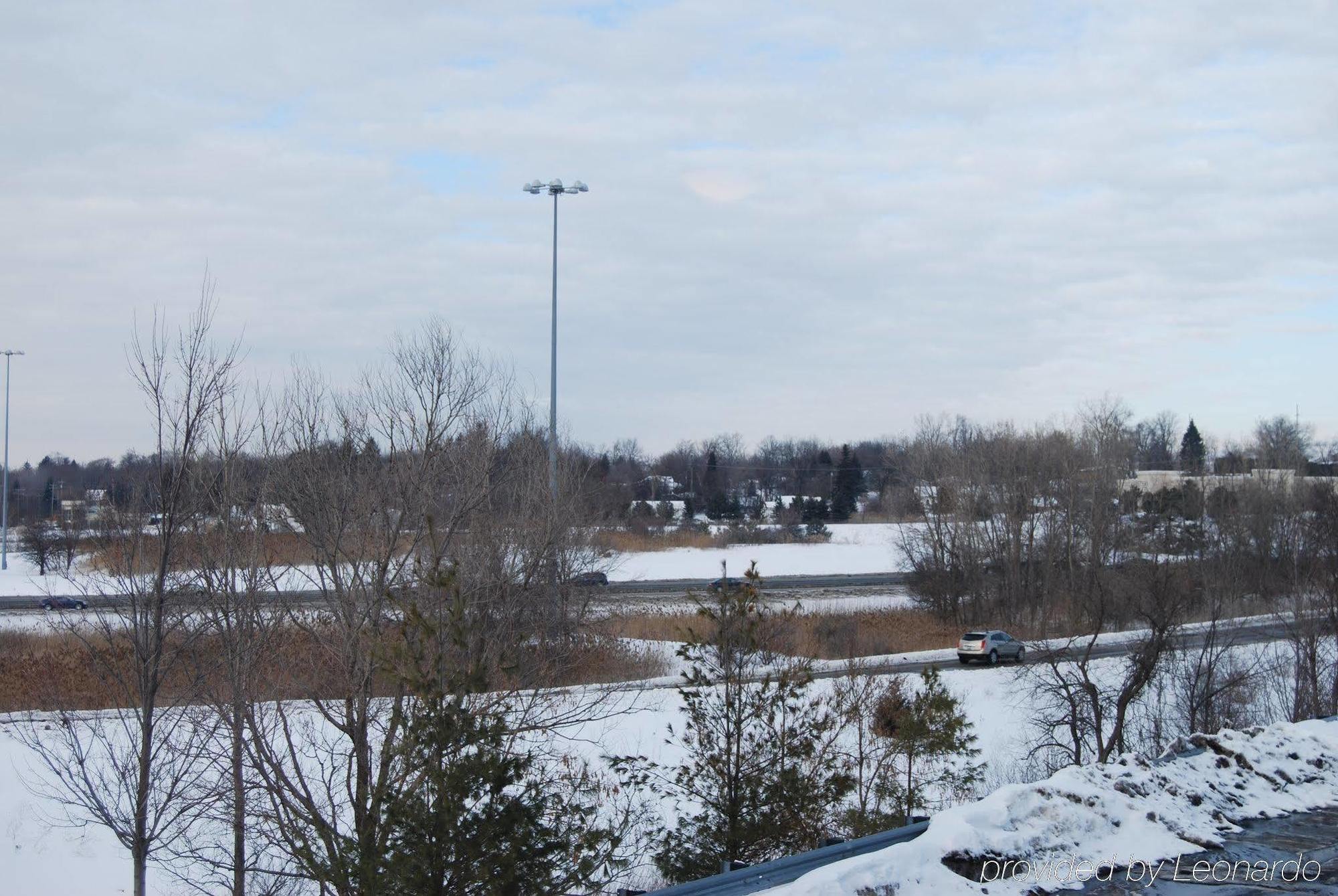 Holiday Inn Express Hotel & Suites Auburn Hills By Ihg Exterior foto